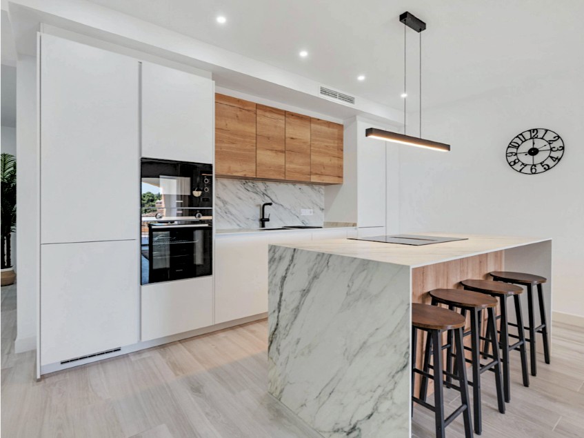 Fitted kitchen in a renovated apartment for sale in Nueva Andalucía.