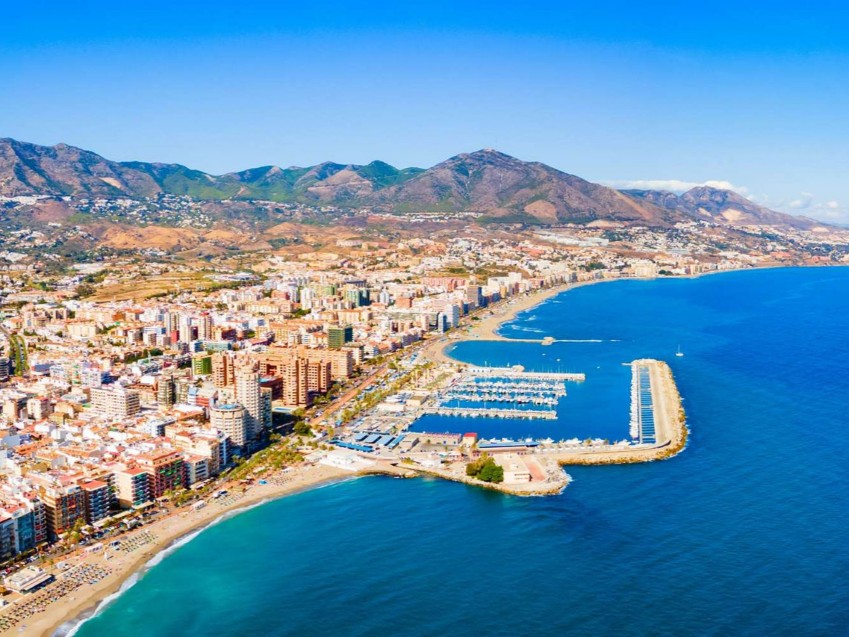 Aerial photograph of the Fuengirola coastline.
