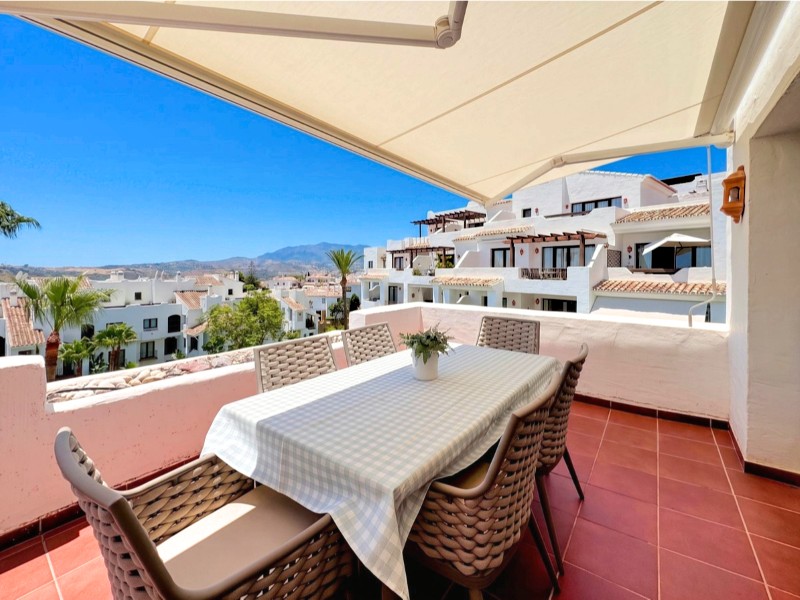 Familienessbereich in einem Penthouse mit vier Schlafzimmern Große Familienterrasse im Single Homes, Mijas Golf.