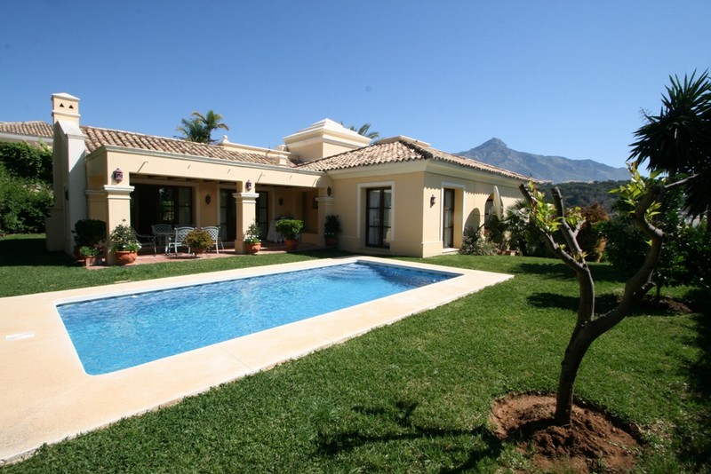 Villa in Nueva Andalucia Villa in Nueva Andalucia