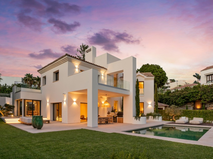 Newly built villa in La Alqueria Benahavís Modern 4 bedroom villa with pool and terraces in La Alqueria Benahavís