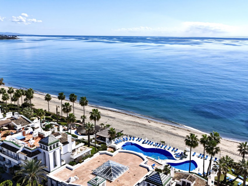 Dominion Beach Estepona, New Golden Mile apartments Spacious 3 bedroom garden apartment in Dominion Beach on the New Golden Mile Estepona