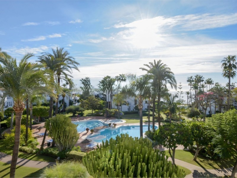 Alcazaba Beach, Estepona apartment 2 bedroom apartment at beachfront Alcazaba Beach, Estepona on the Costa del Sol