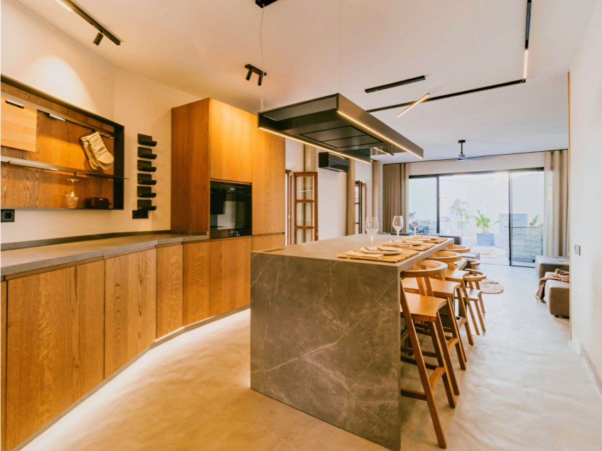 Gerenoveerde keuken Gerenoveerde keuken in landelijke stijl in Lomas de Marbella Club Pueblo.