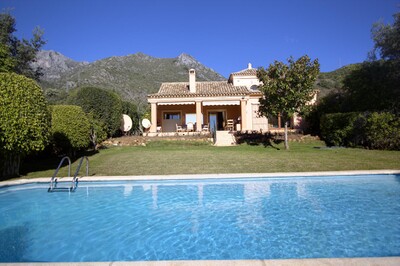 Cascadas de Camojan - Discreet Cortijo style home in one of Marbella's most prestigious locations.