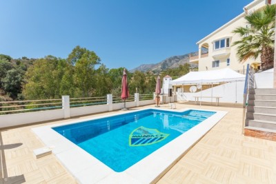 Spacious family villa with 5 bedrooms including a guest apartment between Mijas and Fuengirola