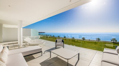 3/4 bedroom, 4 bathroom beach front apartment in an exclusive New Golden Mile location