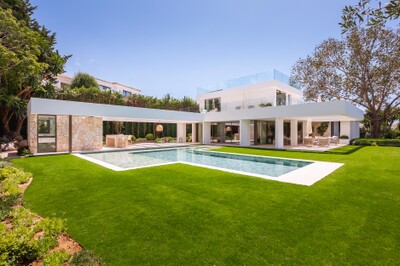 Fully refurbished luxury villa for sale in Nueva Andalucia, Marbella