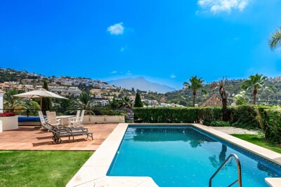 4-bedroom villa with sea views at Los Arqueros, in Benahavís