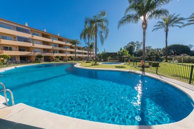 Immaculate 1 bedroom apartment in a great location close to Santa Maria Golf in Elviria