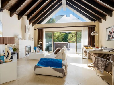 Luxury duplex penthouse at Tee 5 in Los Flamingos, Benahavís.