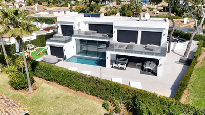 Luxury four-bedroom villa in Los Monteros Marbella