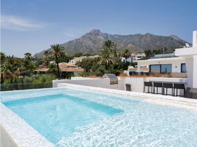 Luxury 5 bedroom villa for sale at Nagüeles, Marbella