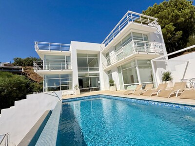 4 bedroom modern villa with views for sale in Valtocado Mijas Costa del Sol
