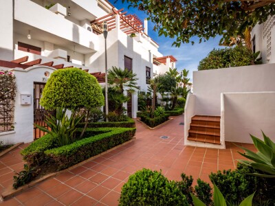 Renovated furnished 3 bedroom apartment for sale in La Maestranza Nueva Andalucia Marbella