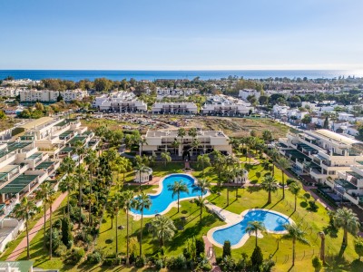 Exceptional 2 bedroom ground floor apartment close to Puerto Banus for sale in Locrimar, Nueva Andalucia, Marbella