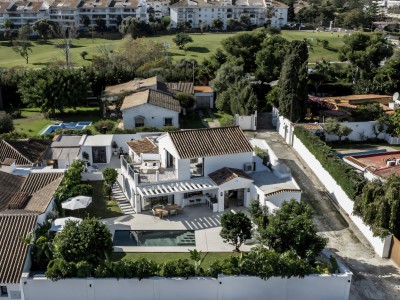 5 bedroom beachside villa for sale in San Pedro de Alcantara, Marbella on the Costa del Sol