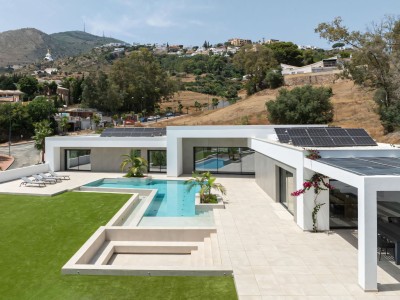5 bedroom contemporary villa for sale in Rancho Santa Mónica, near Torremuelle, Benalmádena Costa