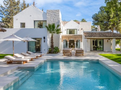 Luxury 5 bedroom villa for sale in Marbella Golf Valley Nueva Andalucia on the Costa del Sol