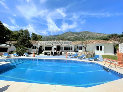 7 bedroom villa for sale in La Alqueria, Mijas on the Costa del Sol