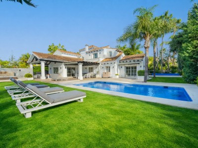 6 bedroom luxury villa on the frontline of Los Naranjos Golf, Marbella Golf Valley, Nueva Andalucía