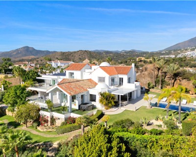 9 bedroom villa and guest house in Puerto del Almendro Benahavis near Marbella on the Costa del Sol