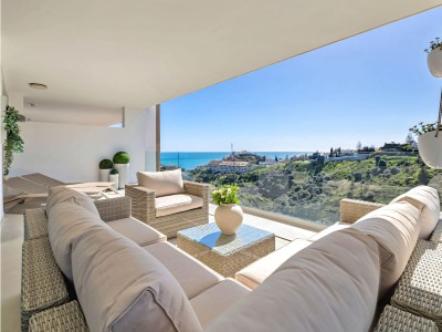 3 bedroom corner apartment for sale in Lomas V, El Higueron, Fuengirola on the Costa del Sol
