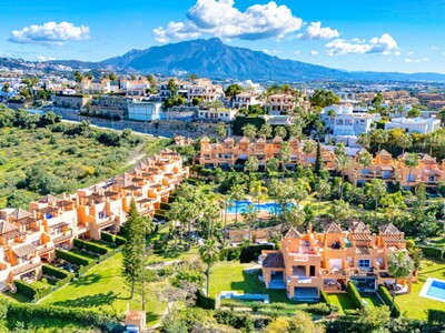 Three bedroom townhouse for sale in Paraiso Bellevue, Benahavis on the Costa del Sol