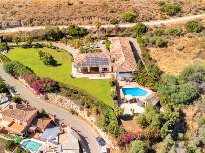 5 bedroom family villa for sale in Puerto del Capitán, Benahavís, on the Costa del Sol