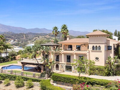 4 bedroom country villa for sale in Reinoso Estepona on the Costa del Sol