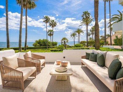 Renovated Front Line Beach Apartment in Alcazaba Beach Estepona Costa del Sol
