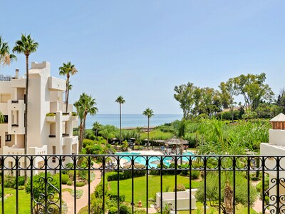 Refurbished and furnished 3-bedroom beachfront apartment for sale in Bahia del Velerin, New Golden Mile, Estepona
