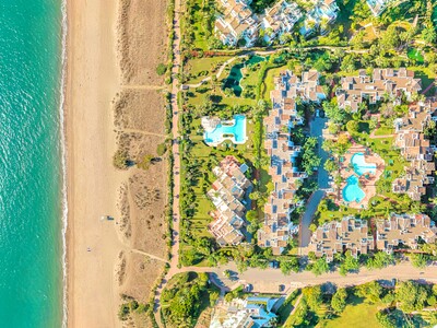 Refurbished beachfront 3-bedroom apartment for sale in Costalita, New Golden Mile, Estepona