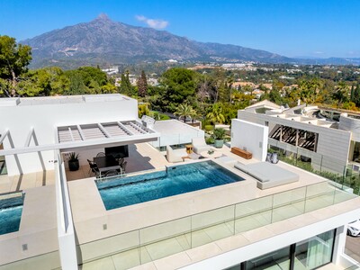 Luxury community villa with 3 bedrooms in Atalaya Rio Verde, Nueva Andalucía, Marbella
