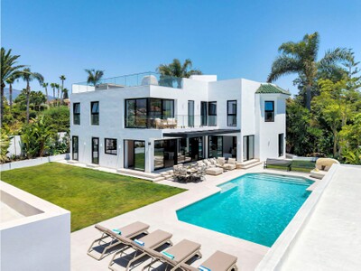 Beautiful new build 6 bedroom villa for sale in Bel-Air on the New Golden Mile, Estepona