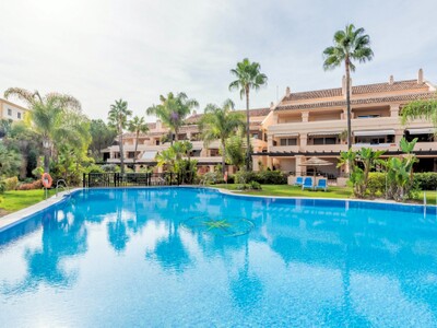 Two-bedroom luxury apartment for sale in Albatros Hill, Nueva Andalucia, Marbella