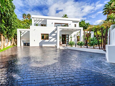 Möblierte Villa mit 5 Schlafzimmern und Touristenlizenz zum Verkauf in El Rosario, Ost-Marbella