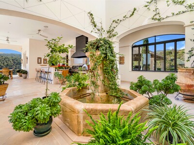 Elegant Characterful Family Villa with Open Views for Sale in Montemayor, Benahavís