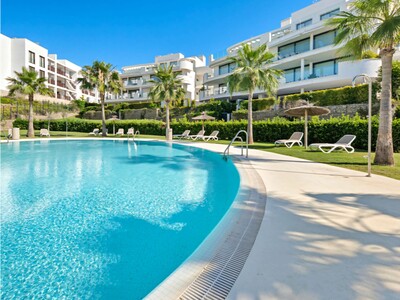 3-bedroom furnished apartment for sale in Higuerón West III, Fuengirola