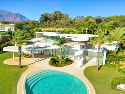 A stunning 4 bedroom, contemporary villa for sale in Finca Cortesin, Casares.