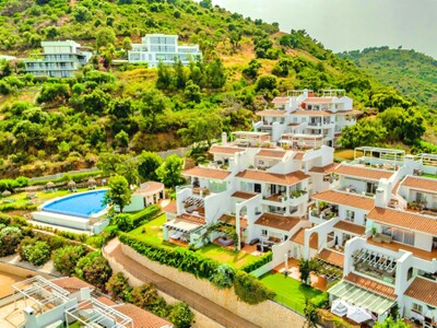 3-bedroom apartment for sale in La Mairena Forest, Ojén, above the Elviria coastline