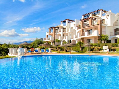 Fully furnished 3-bedroom apartment for sale in Los Balcones at Los Arqueros, Benahavís.