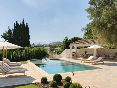 Beautifully renovated four-bedroom villa for sale in Marbella Golf Valley in Nueva Andalucía