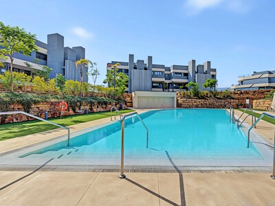 3-bedroom apartment for sale in Oasis 325, near La Resina Golf, Selwo, on Estepona's New Golden Mile