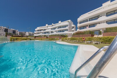 4 bedroom 3 bathroom garden apartment at El Higueron West