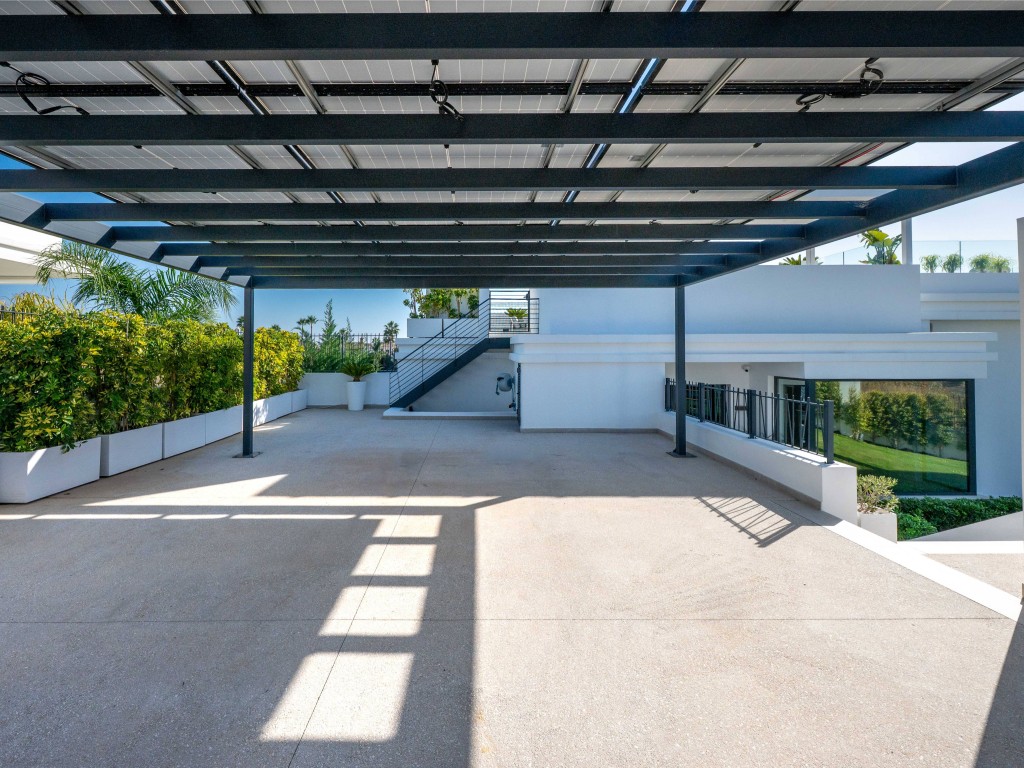 Contemporary Villa 1  La Resina (10)
