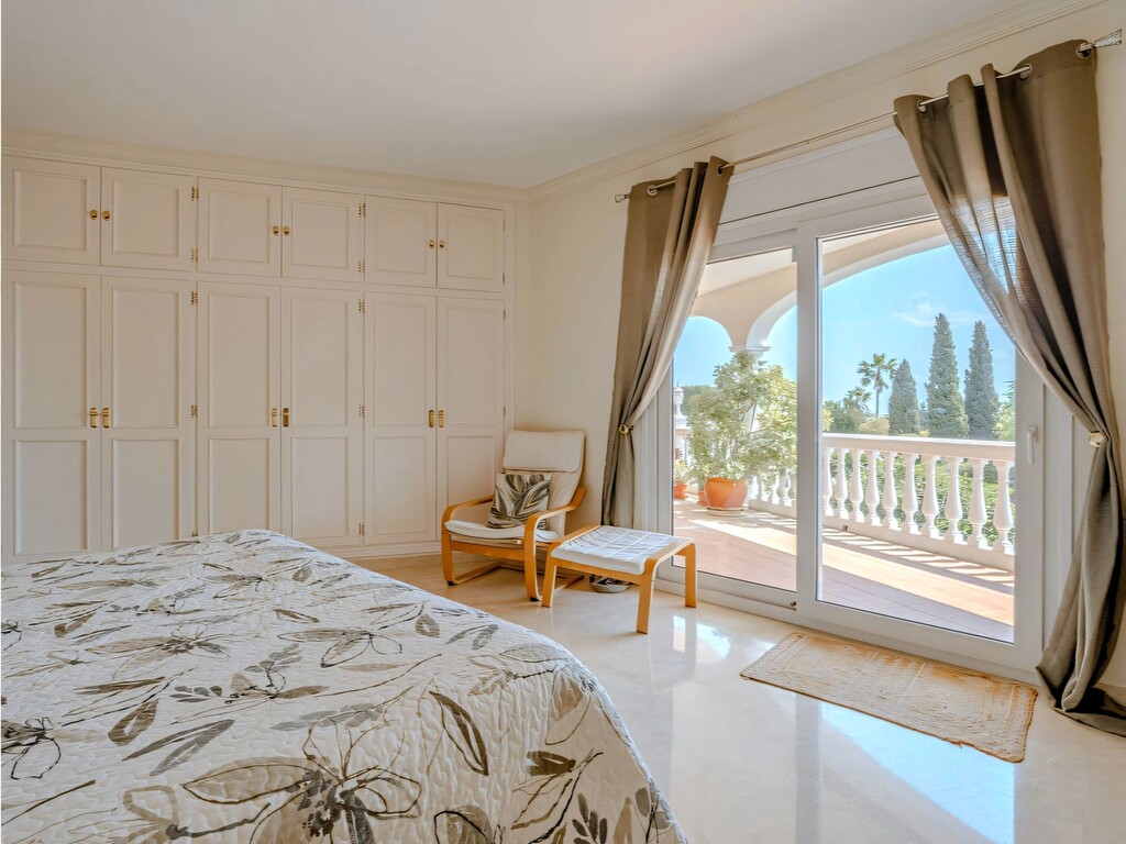 El Paraiso Medio Villa (19)