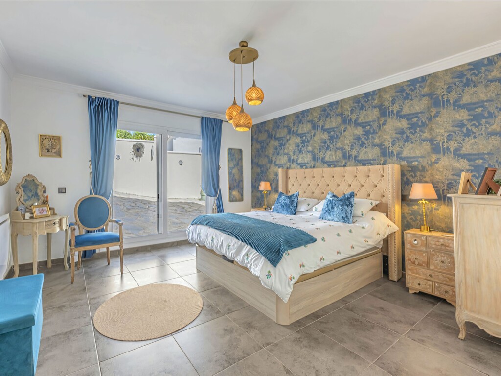 Estepona villa with guest house (47)