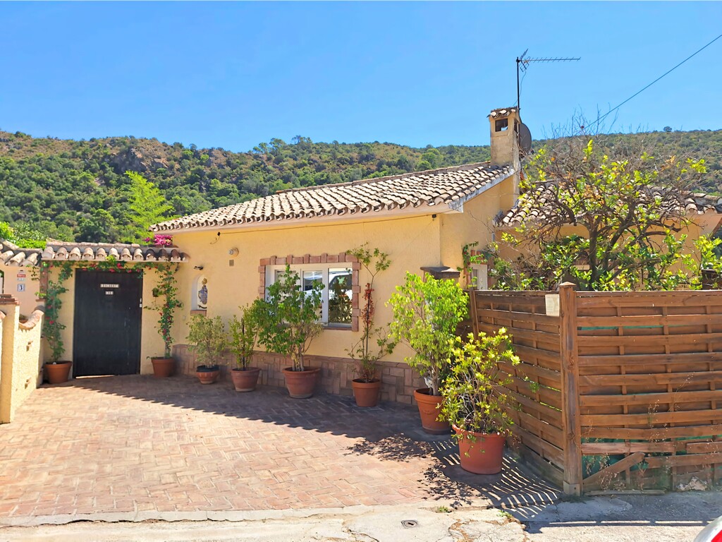 Benahavis Village House_3.jpg